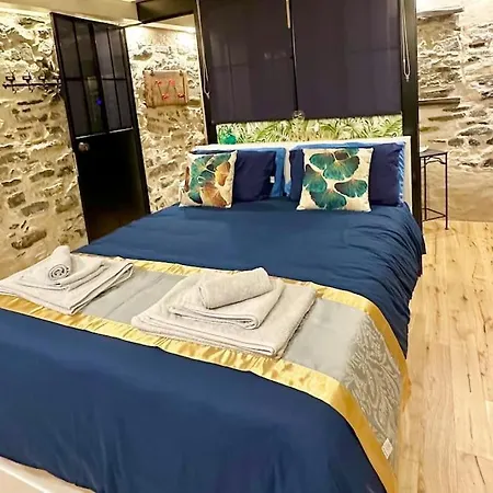 Romantic Stone With Amazing View Of And Oleandra 度假居 拉利奥