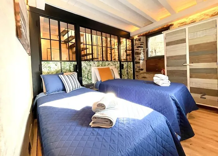 Holiday home Romantic Stone With Amazing View Of And Oleandra Laglio