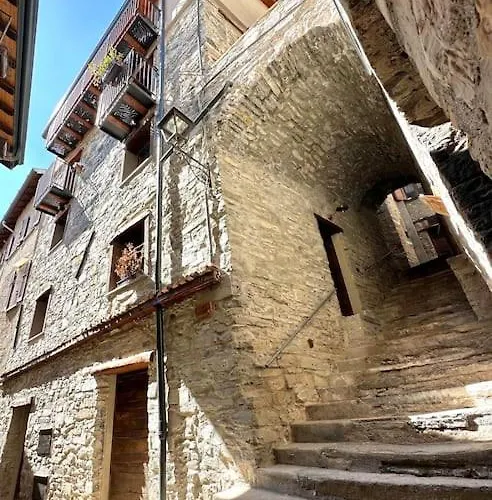 Holiday home Romantic Stone With Amazing View Of And Oleandra Laglio