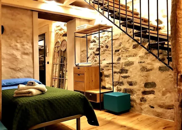 Holiday home Romantic Stone With Amazing View Of And Oleandra