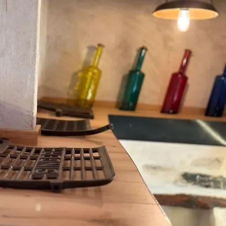 بيت للعطل Romantic Stone With Amazing View Of And Oleandra