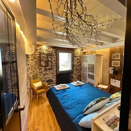 Romantic Stone With Amazing View Of And Oleandra بيت للعطل *