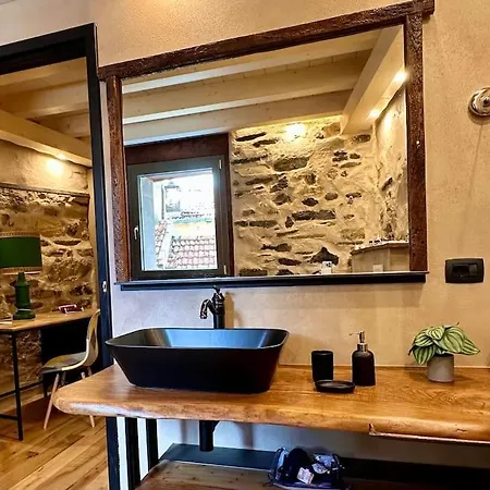 Romantic Stone With Amazing View Of And Oleandra Prázdninový dům Laglio