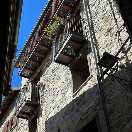Romantic Stone With Amazing View Of And Oleandra Prázdninový dům Laglio