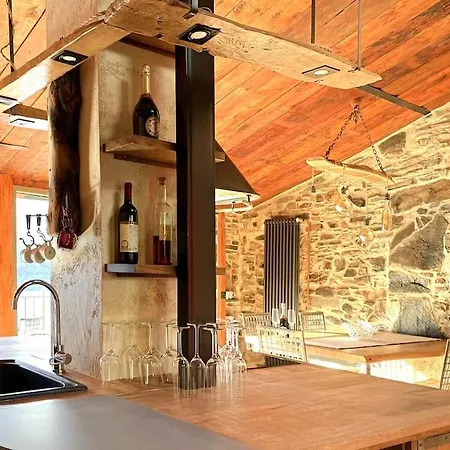 Сasa de vacaciones Romantic Stone With Amazing View Of And Oleandra *
