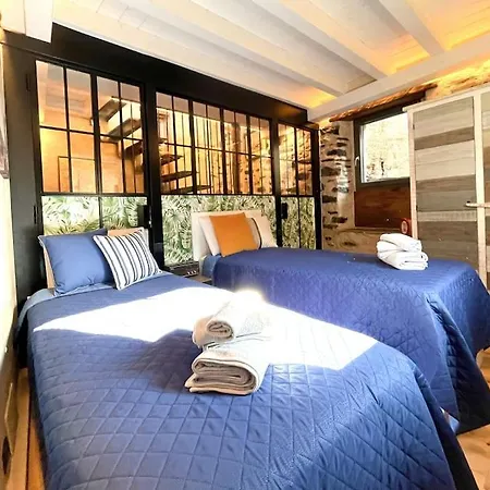 Сasa de vacaciones Romantic Stone With Amazing View Of And Oleandra Laglio