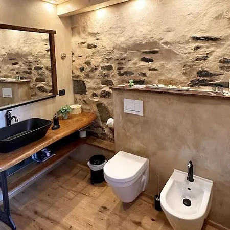 Romantic Stone With Amazing View Of And Oleandra Сasa de vacaciones Laglio