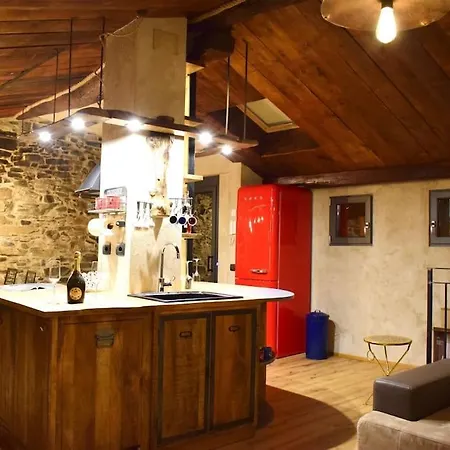 Сasa de vacaciones Romantic Stone With Amazing View Of And Oleandra