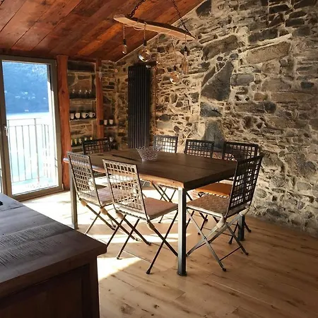 Romantic Stone With Amazing View Of And Oleandra Сasa de vacaciones