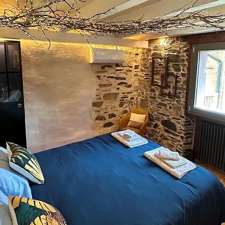 Сasa de vacaciones Romantic Stone With Amazing View Of And Oleandra *