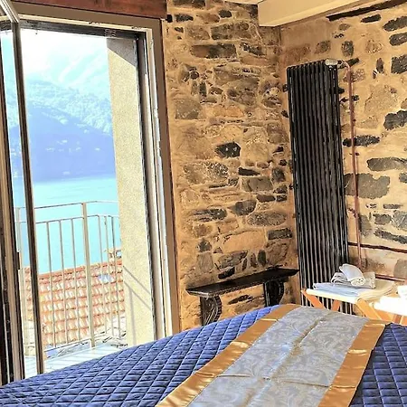 Сasa de vacaciones Romantic Stone With Amazing View Of And Oleandra Laglio