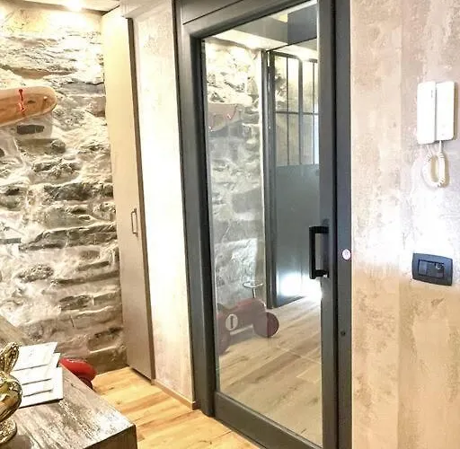 Romantic Stone With Amazing View Of And Oleandra Semesterbostad