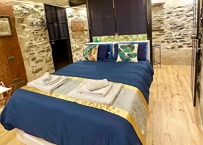 Romantic Stone With Amazing View Of And Oleandra Semesterbostad Laglio